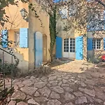T3 Dans Un Mas Provencal Proche Avignon