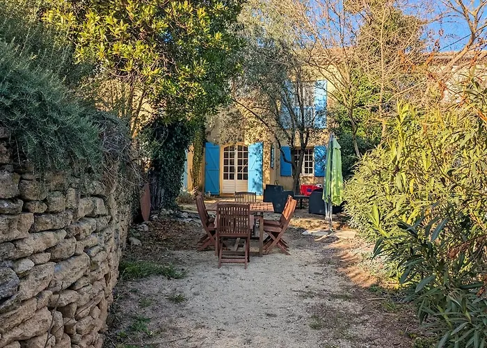 T3 Dans Un Mas Provencal Proche Avignon Pujaut